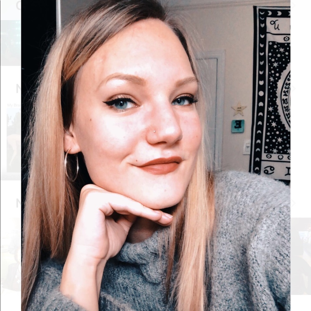 Meet your Posher, Elena